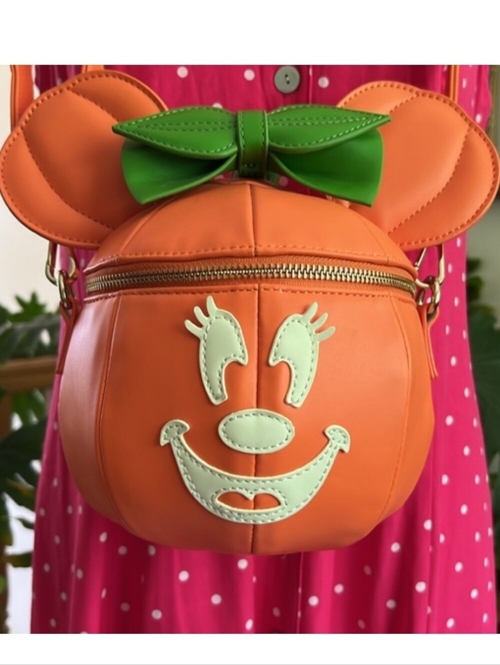 Loungefly Minnie Mouse glow in the dark Crossbody Bag